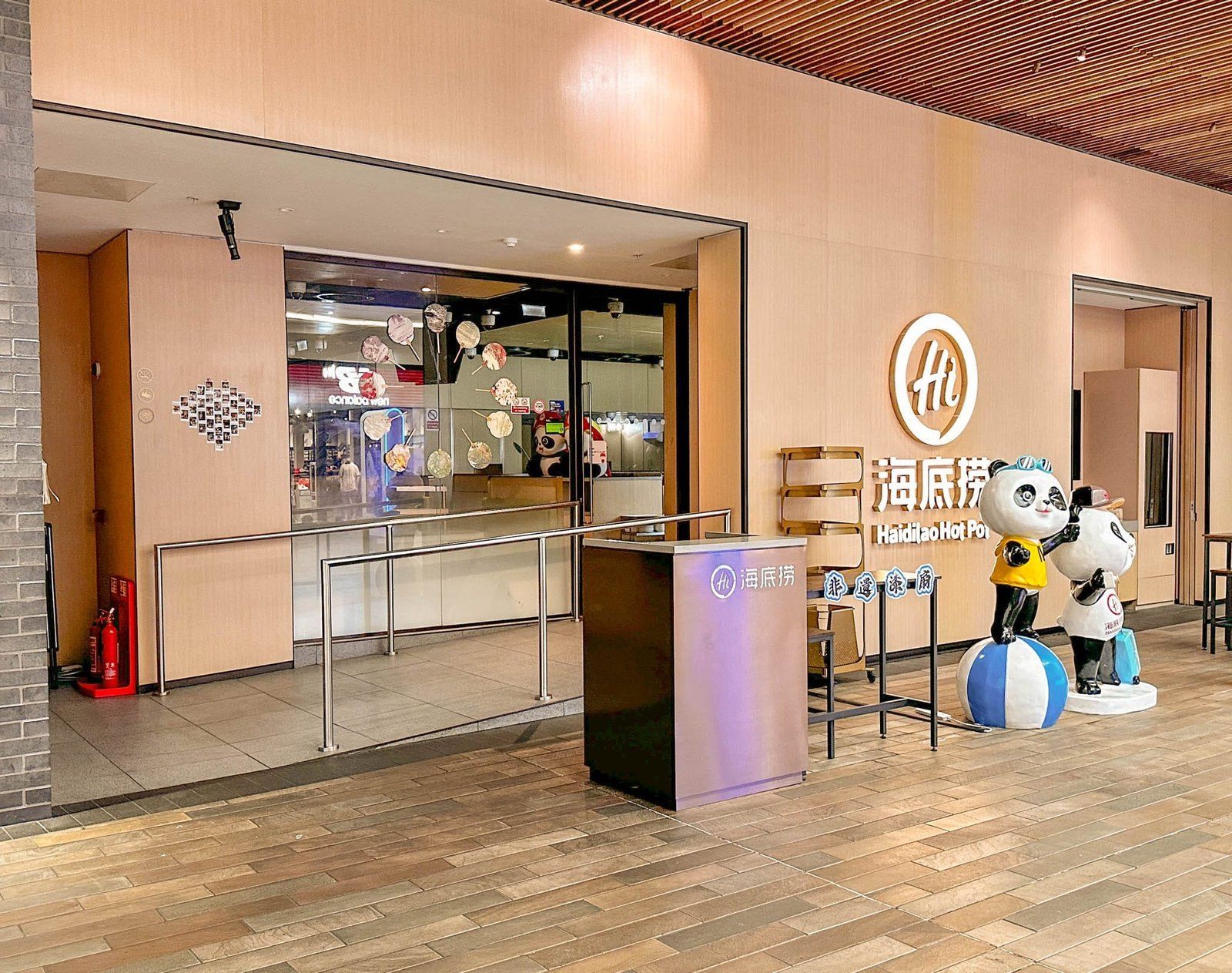 Haidilao Hot Pot, The O2, London – W1 Design